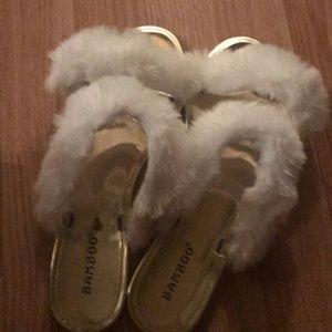 White fur sandals